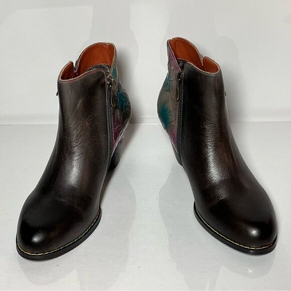 L'Artiste x Jane & Coco Allurable Leather Ankle Boots - Picture 3 of 8